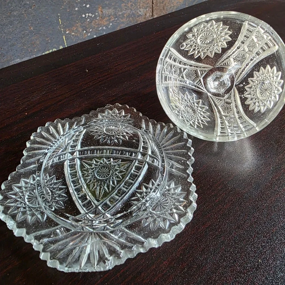 Vtg Covered Lid Dome Round Cheese Butter Dish Clear Glass EAPG Starburst Pattern